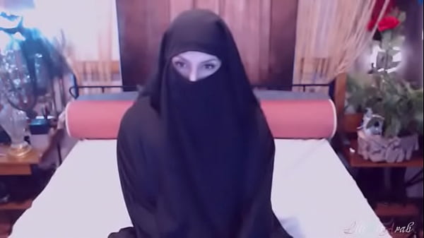 Pelacur Arab Bayar Guru Dengan Tubuh Mulusnya