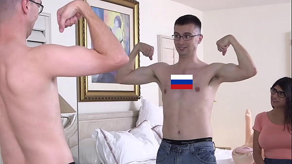 Mia Khalifa – Pelacur Arab Ngajarin Perawan Cara Ngentot Sama Cewek.