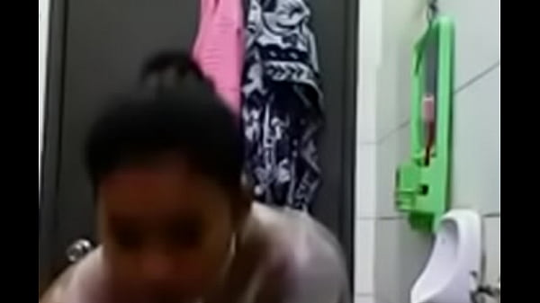 Gue Lagi Narsis Abis, Siap-siap Lo Semua Liat Body Gue Yang Bikin Ngiler